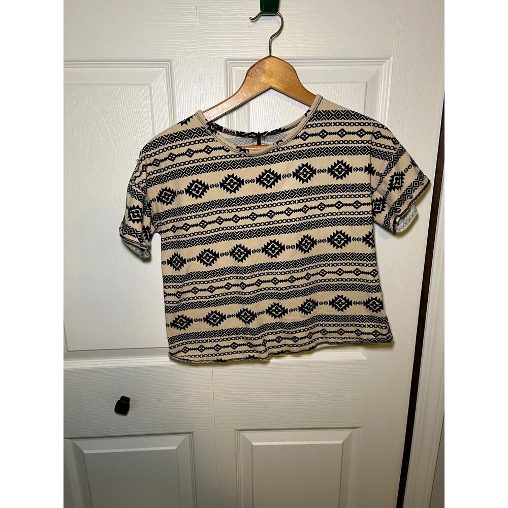 Beige and Black Aztec Print Crop Top Short Sleeve Stretch Tee